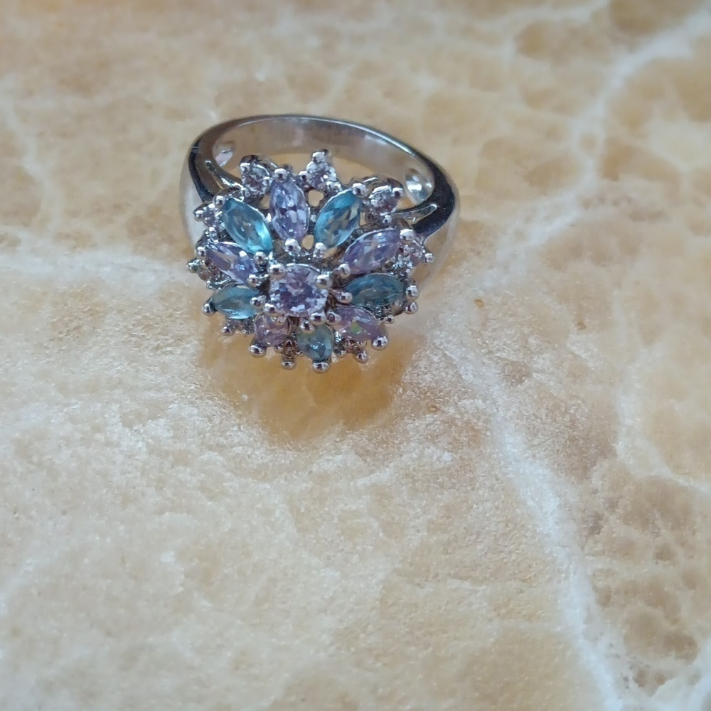 Silver Tone Rhinestone Flower Ring - Picture 2 of 13